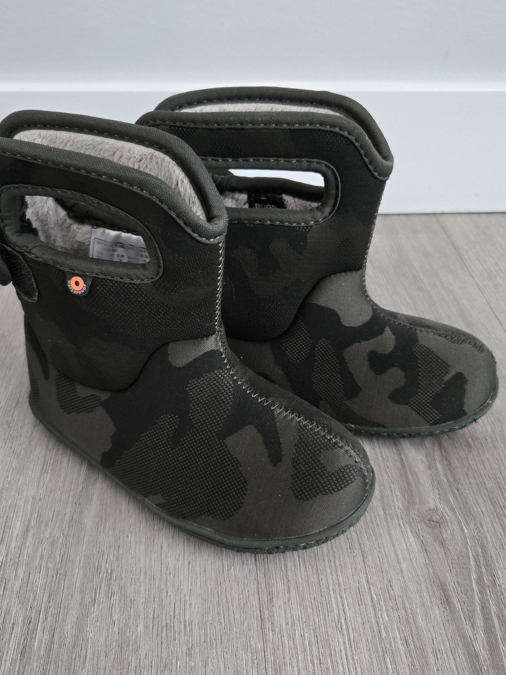 Bogs Kids Olive Camo Pull-On Winter Boots US10